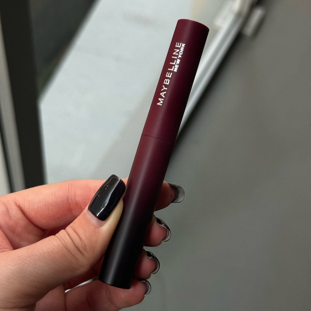 Maybelline Deep Wine Lipstick